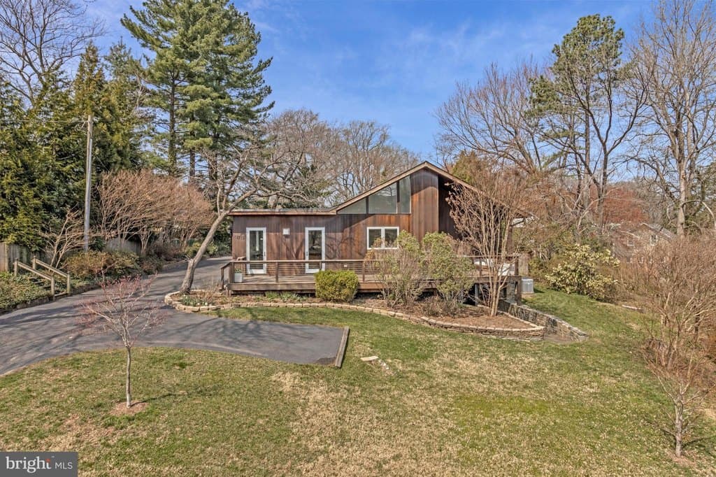 4715 38th St N, Arlington