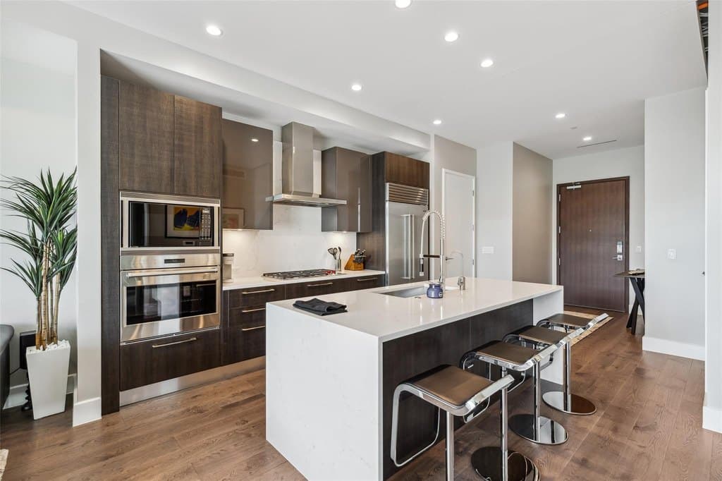 7901 Windrose Ave Apt 705, Plano