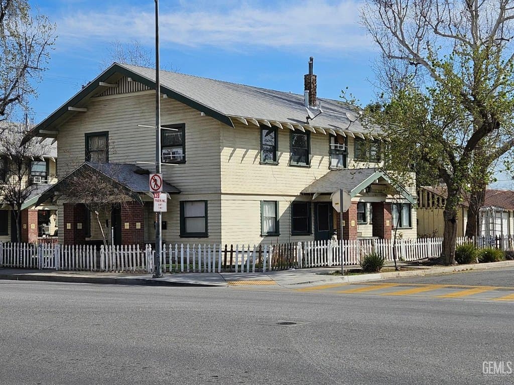 1300 H St, Bakersfield