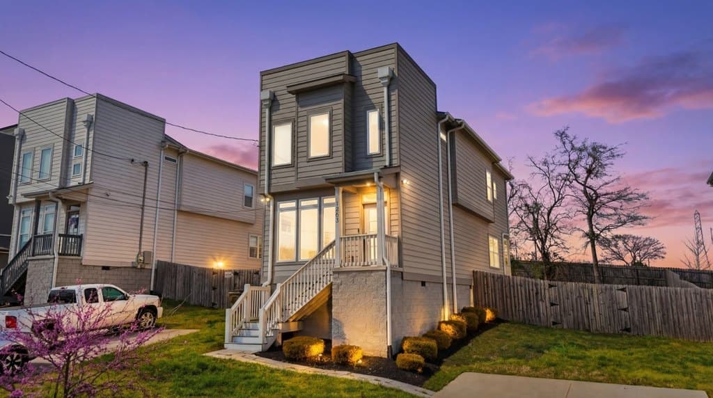 1263 N Avondale Cir, Nashville