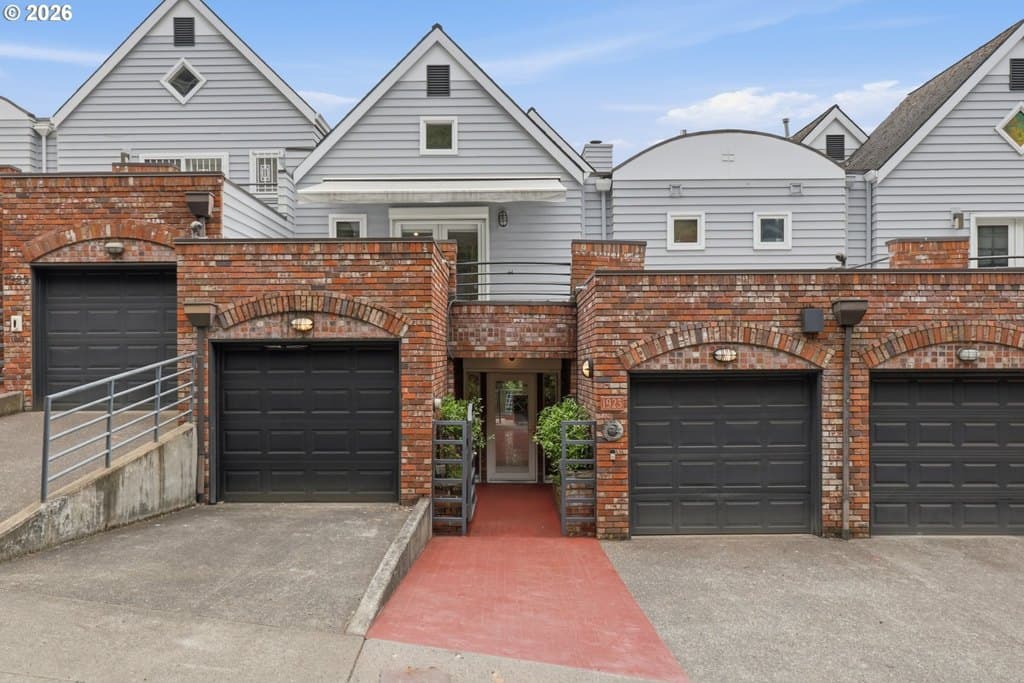 1923 SW Market Street Dr, Portland