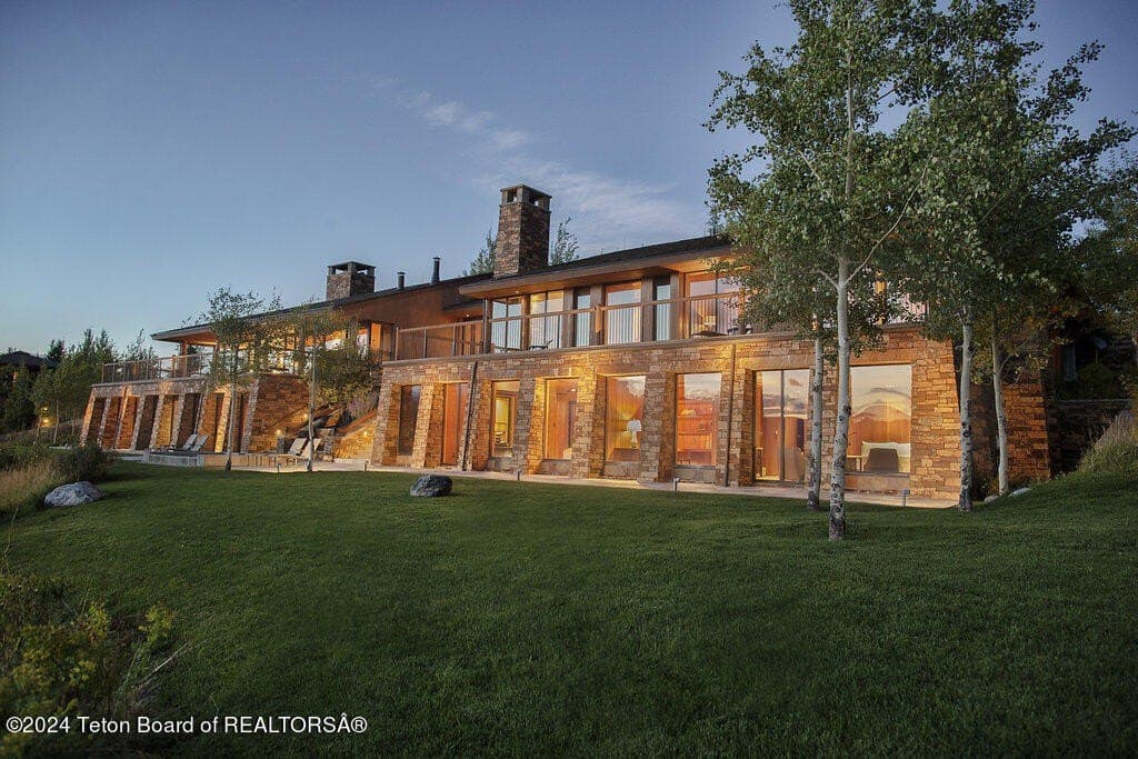 1605 N Amangani Dr, Jackson