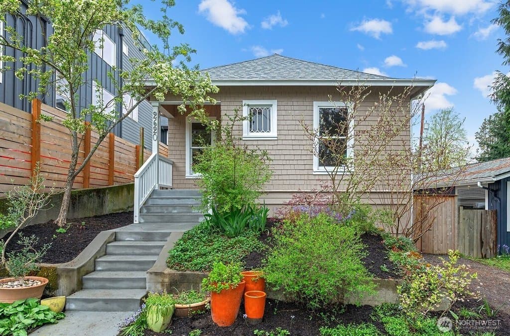 2620 E Roy St, Seattle
