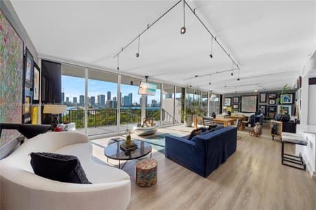 1000 Venetian Way Apt 810