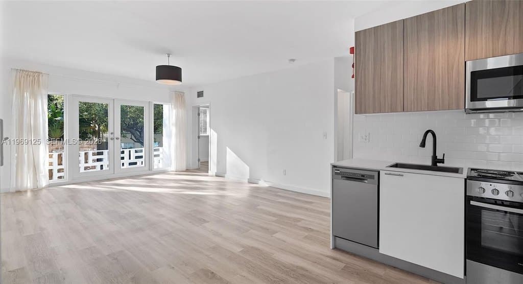 1561 Jefferson Ave, Miami Beach