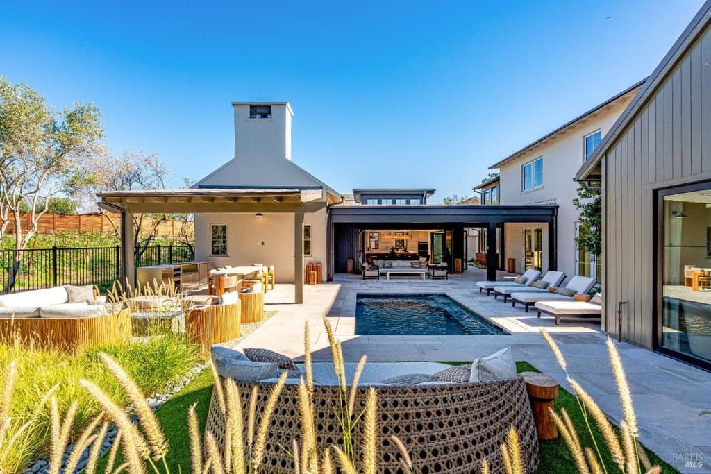 108 Vintners Ct, Napa