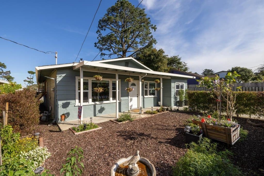 748 Alice St, Monterey