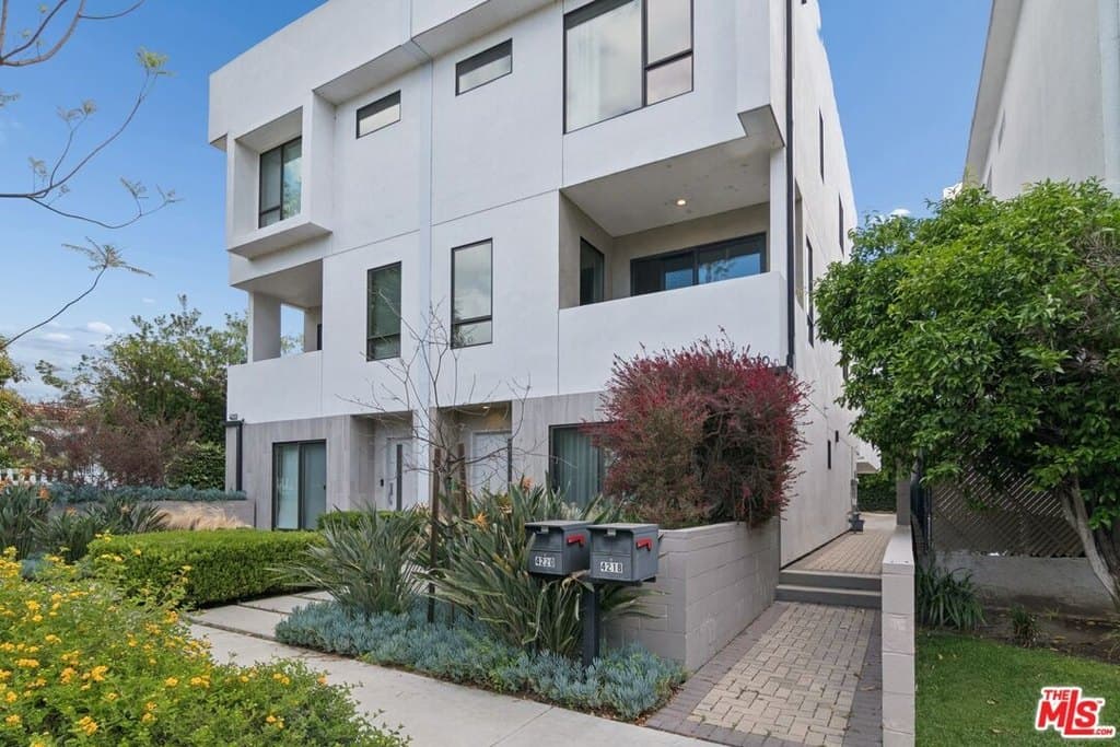 4218 Gentry Ave, Studio City