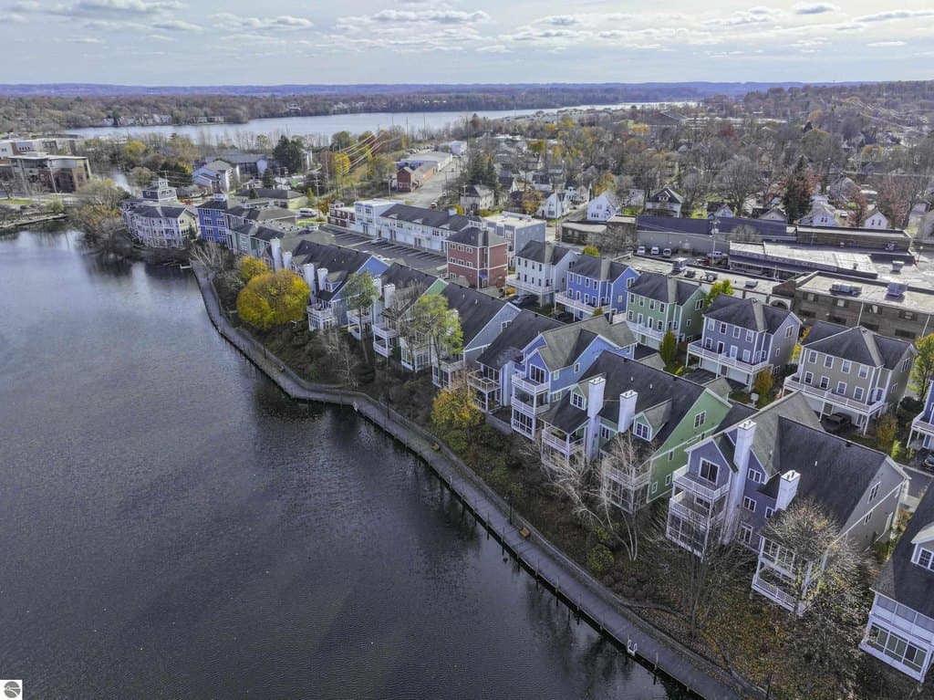 215 Midtown Dr, Traverse City