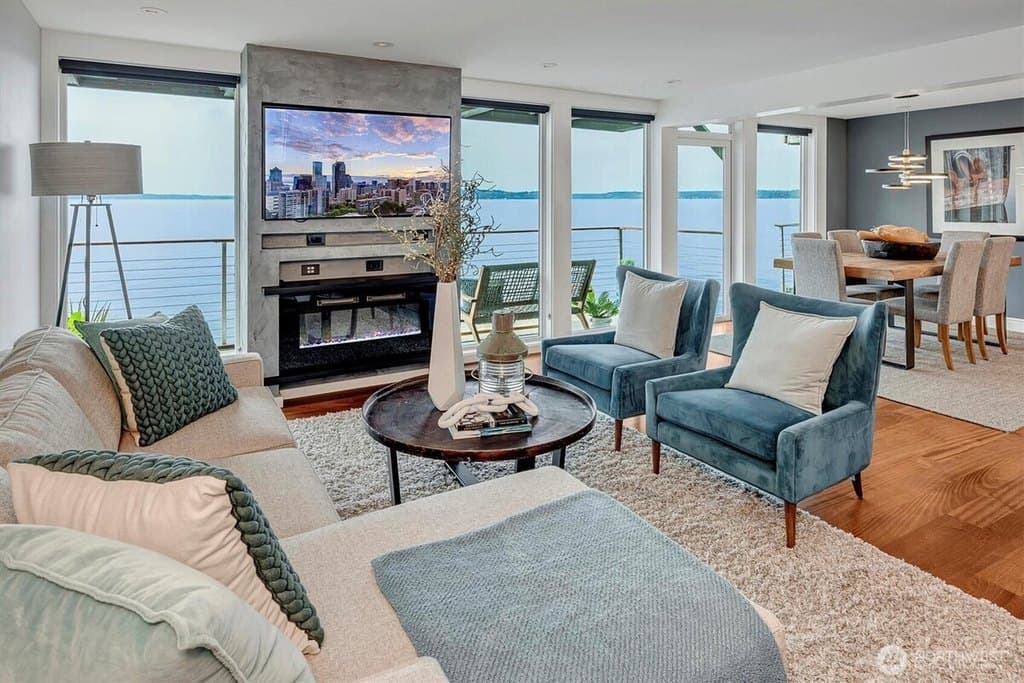 3717 Beach Dr SW Apt 207