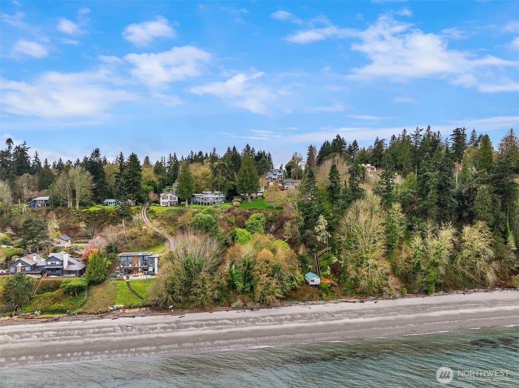 7946 Grand Ave NE, Bainbridge Island