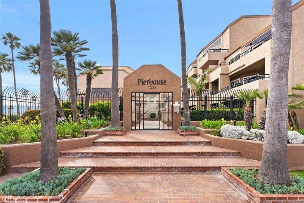 1200 Pacific Coast Hwy Apt 121, Huntington Beach