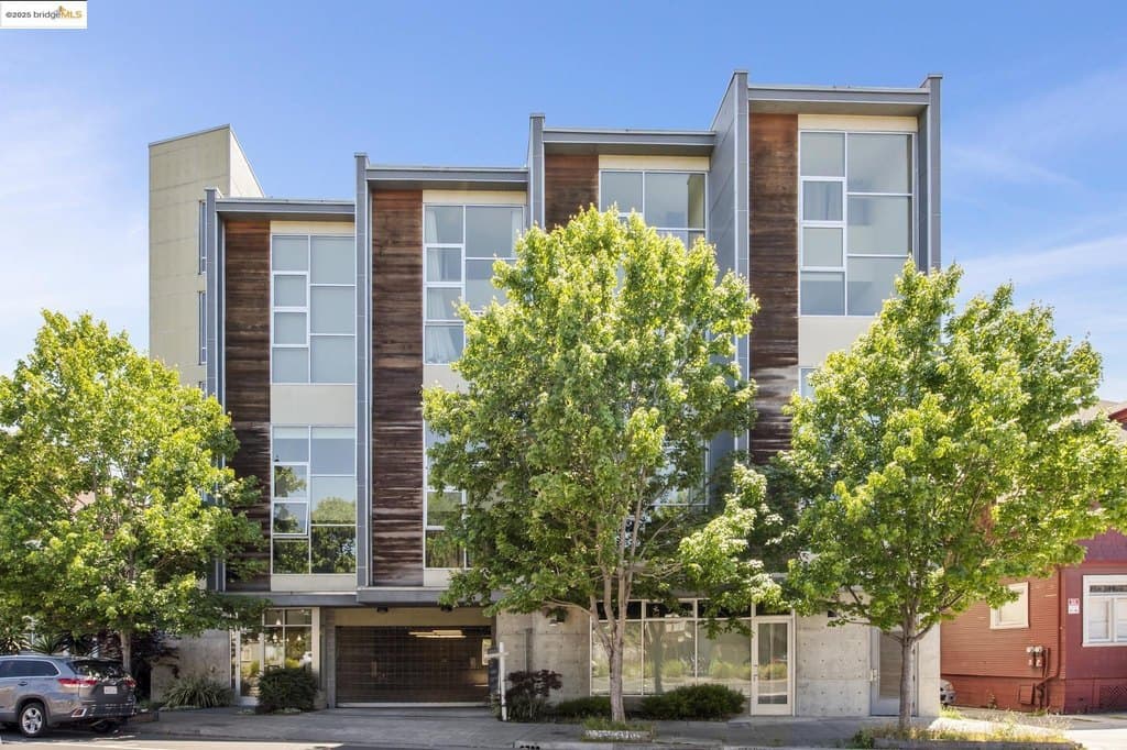 485 W Macarthur Blvd Unit 407, Oakland