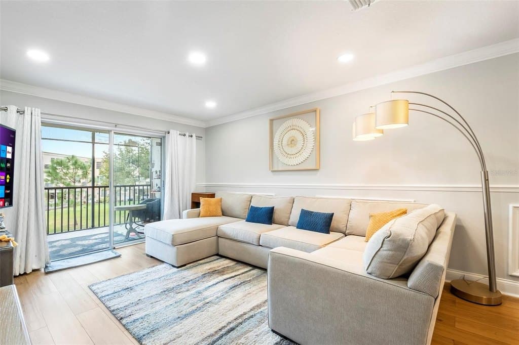 2452 Enterprise Rd Unit 15, Clearwater