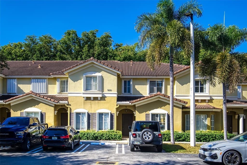 9000 W Flagler St Apt 6