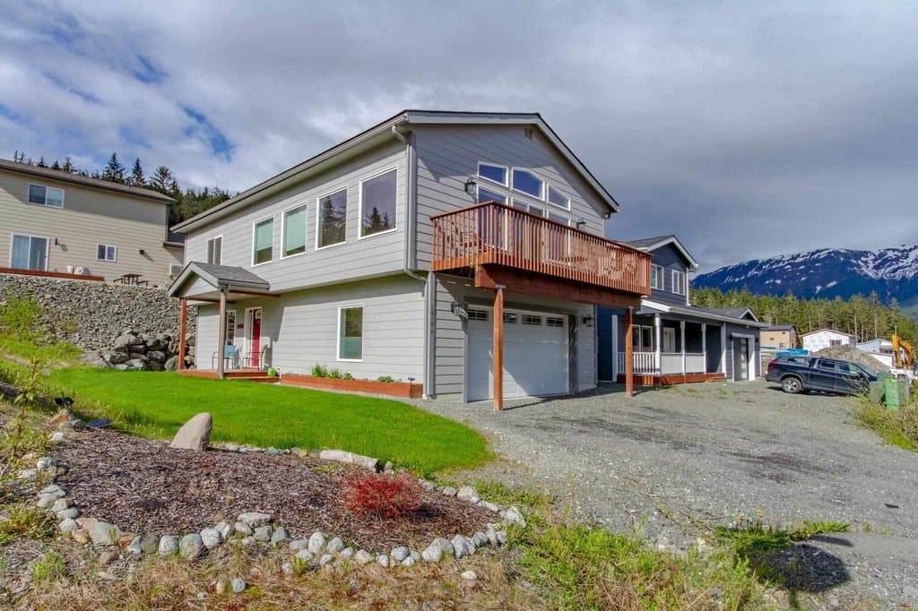 10196 Kwalx St, Juneau