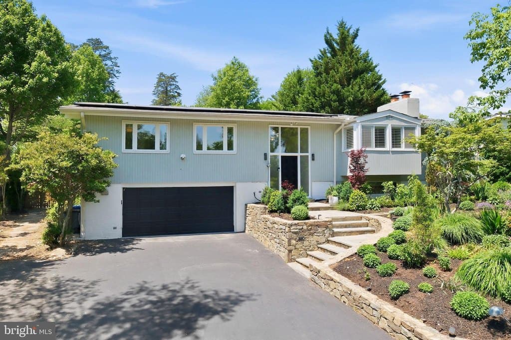 11610 Karen Dr