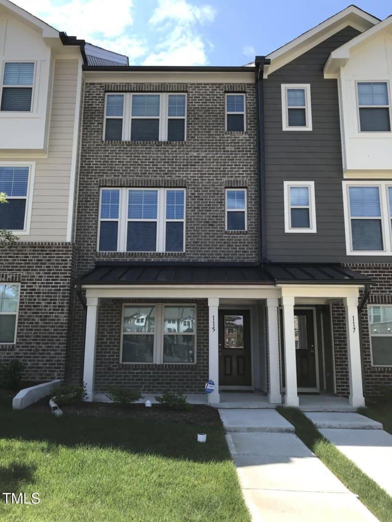 115 Ballyliffen Ln, Cary