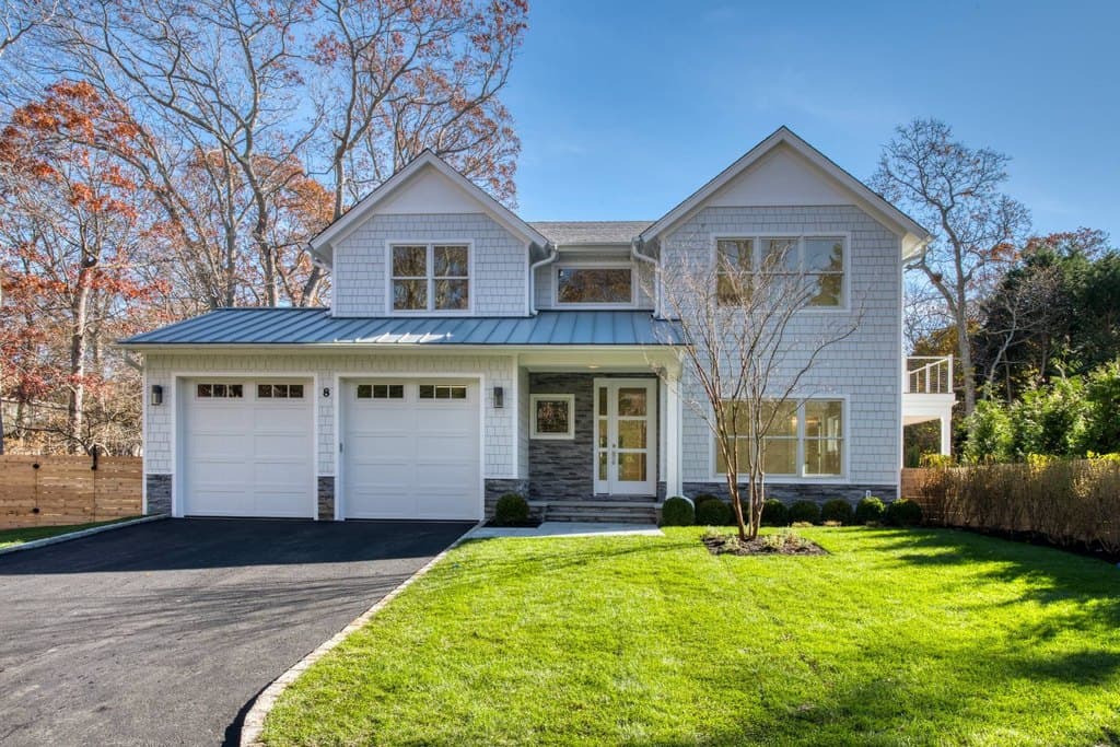 8 3rd St, East Hampton