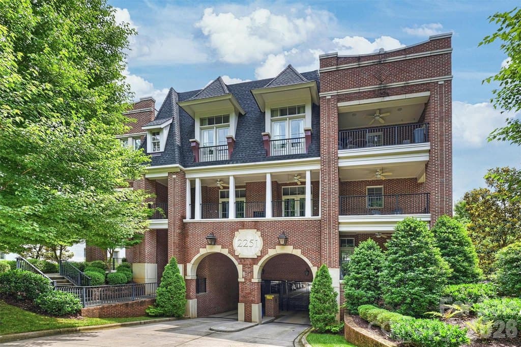 2251 Selwyn Ave, Charlotte