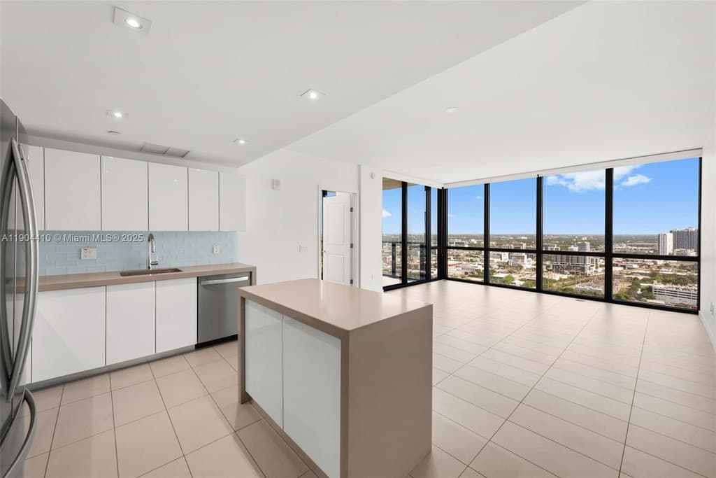 1600 NE 1st Ave Apt 3016