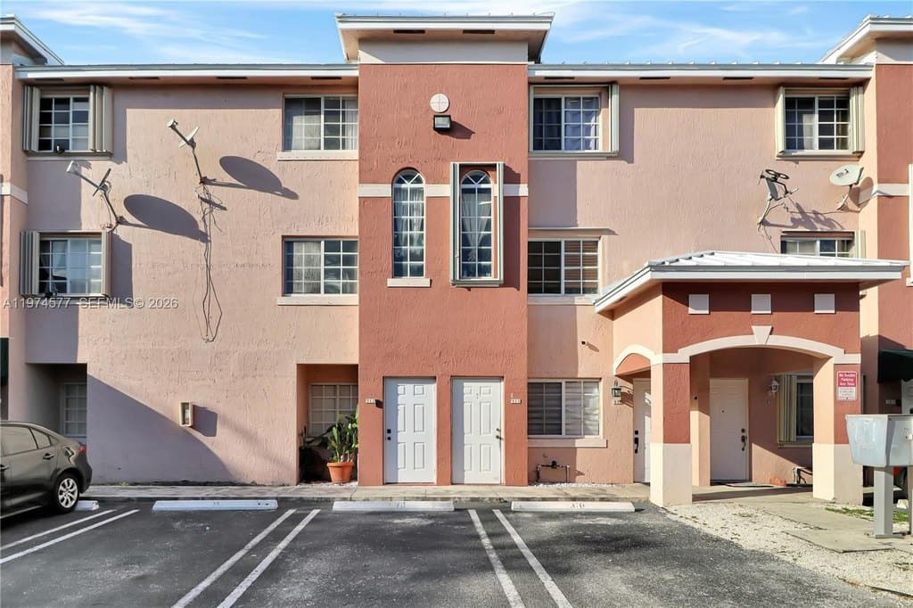 12015 SW 14th St Apt 312C