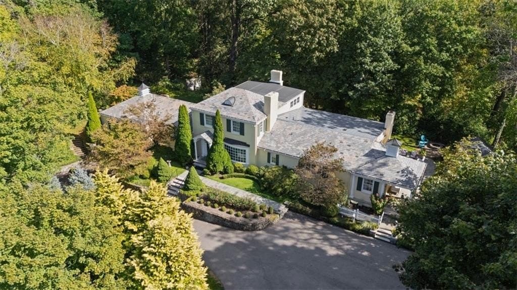 516 Irwin Dr, Sewickley