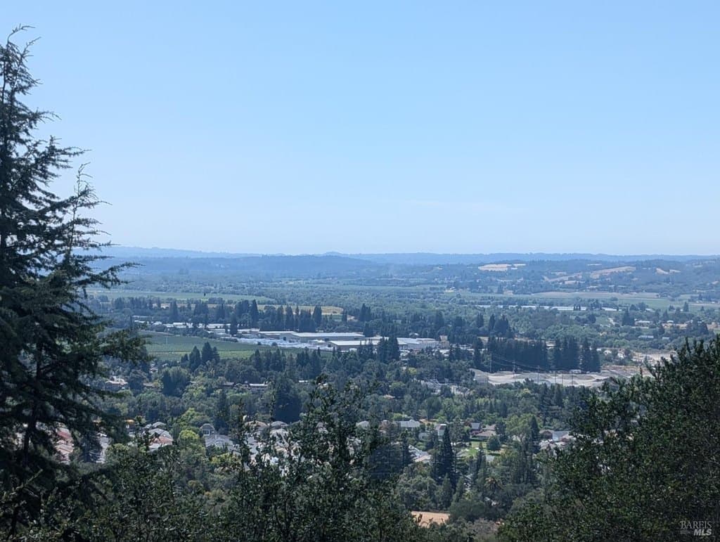 1026 Sunset Dr, Healdsburg