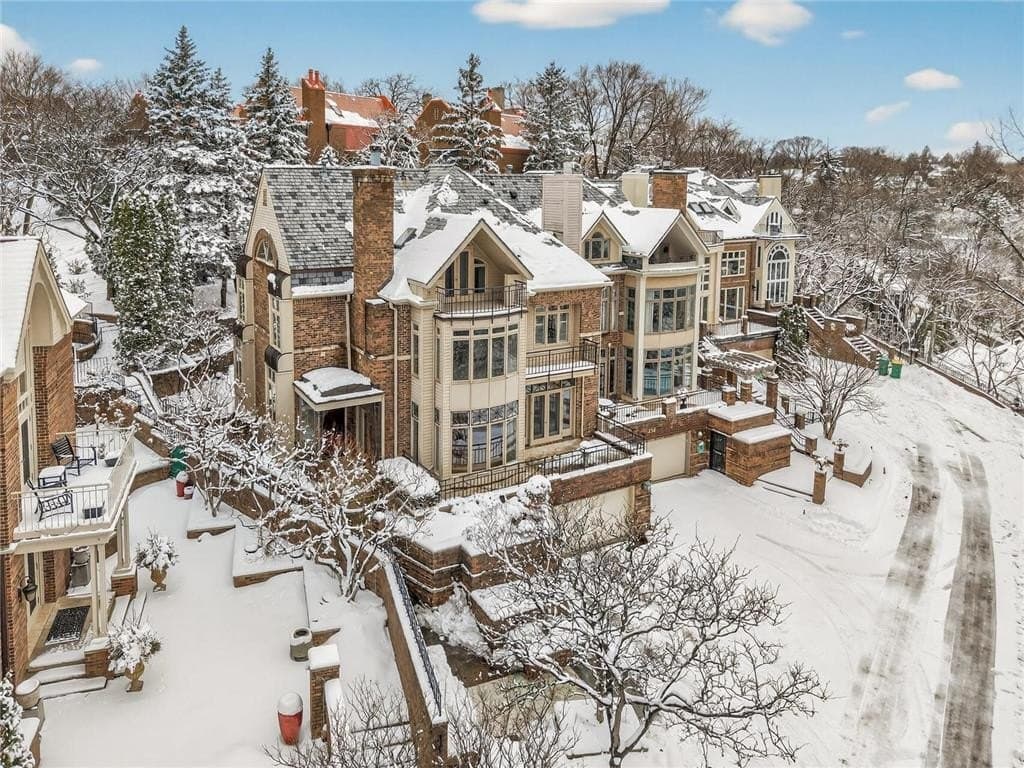 112 Groveland Ter, Minneapolis