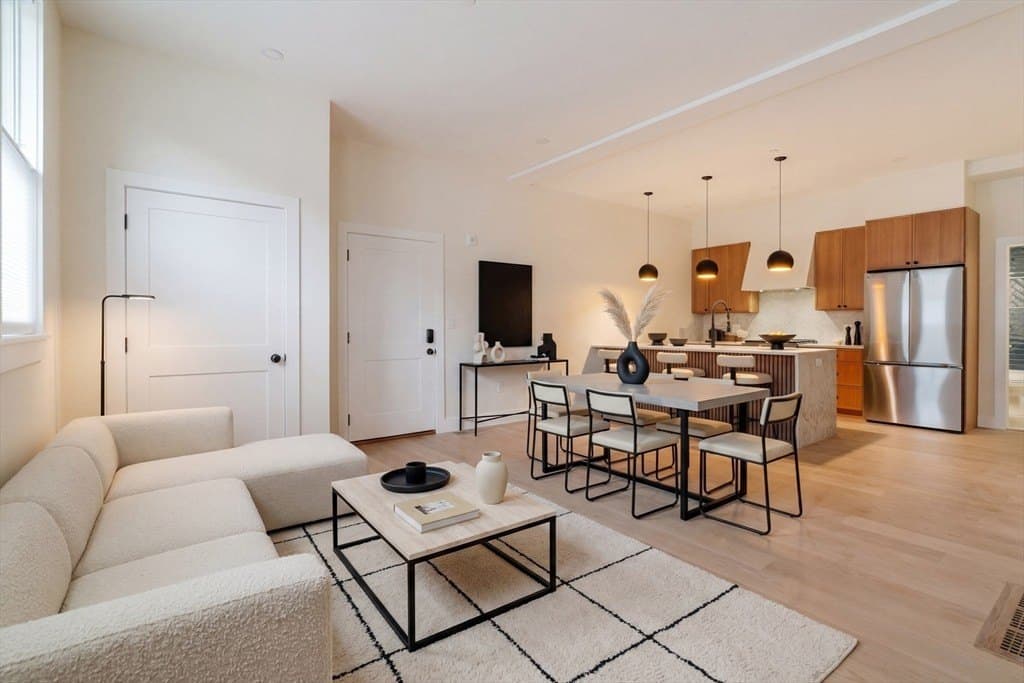 108 Bunker Hill St Unit 1