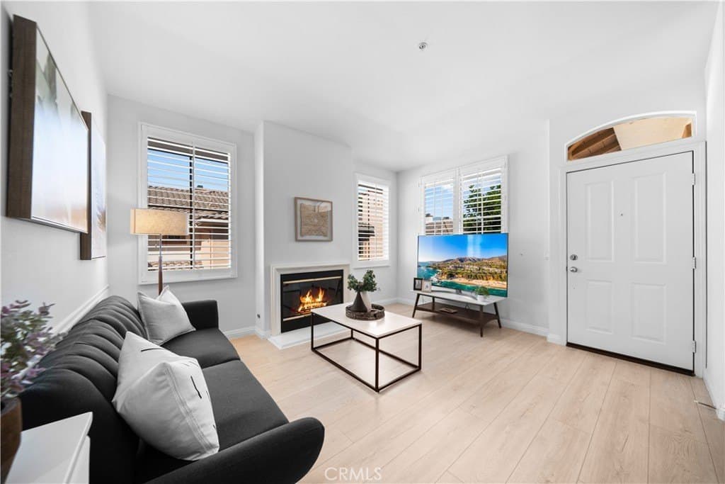 900 Solvay Aisle, Irvine