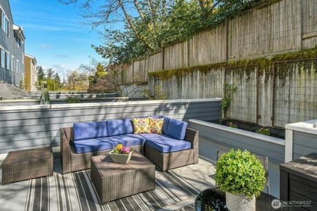 2350 10th Ave E Apt 111