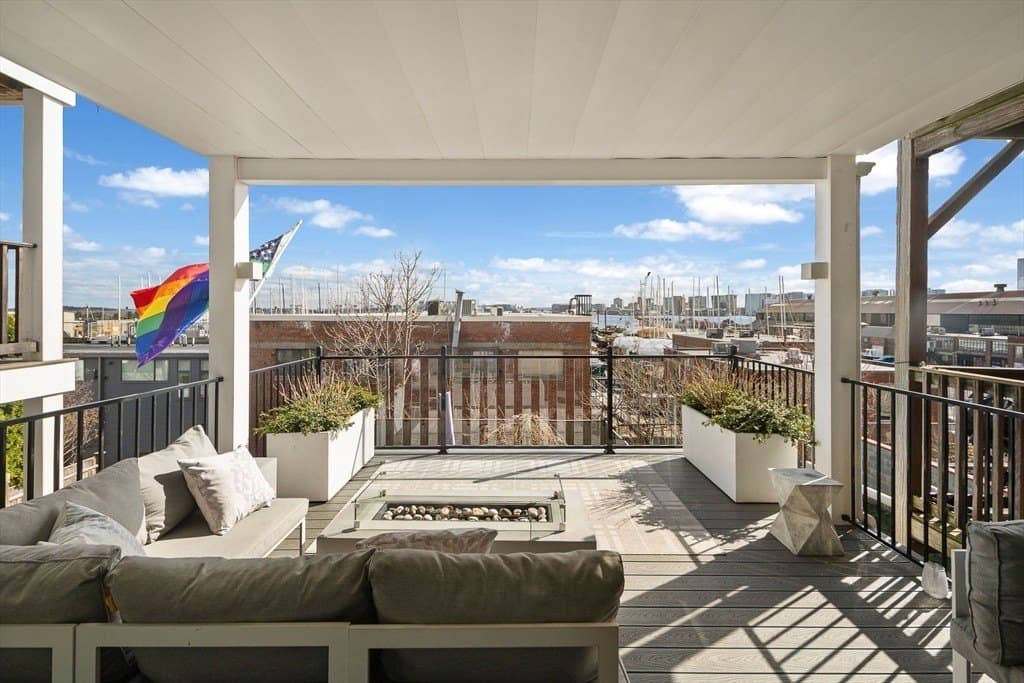 263 Webster St Apt 1