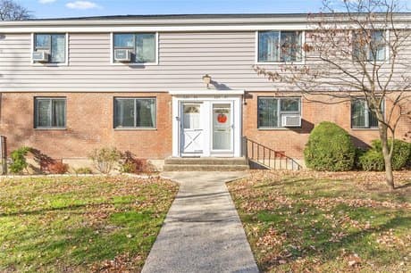 220-47 73rd Ave Unit Upper