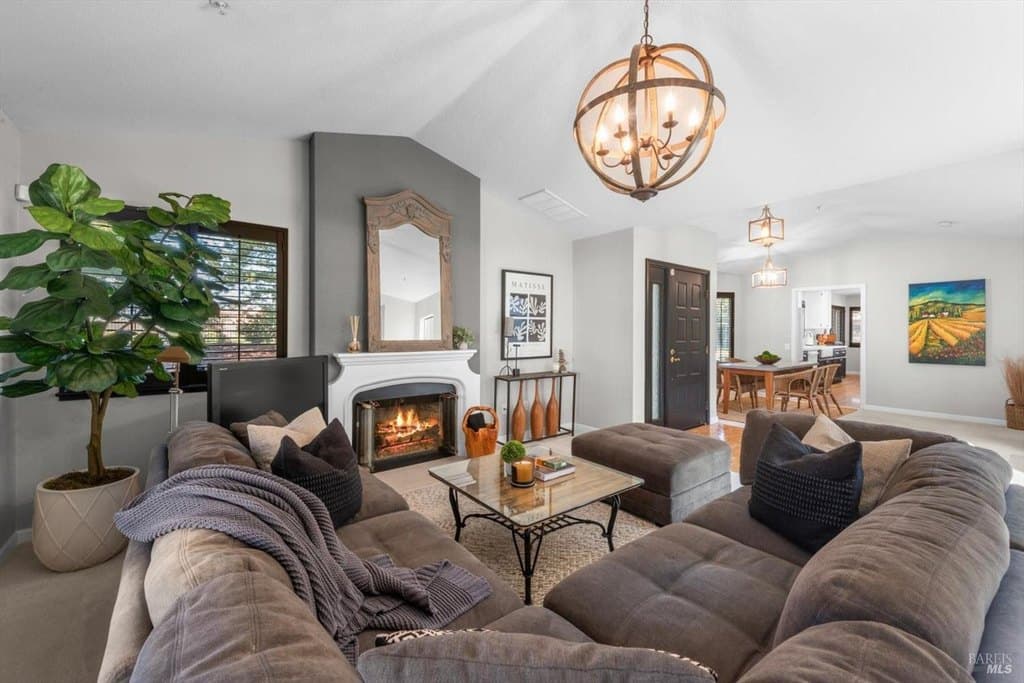 69 Fountain Grove Cir, Napa