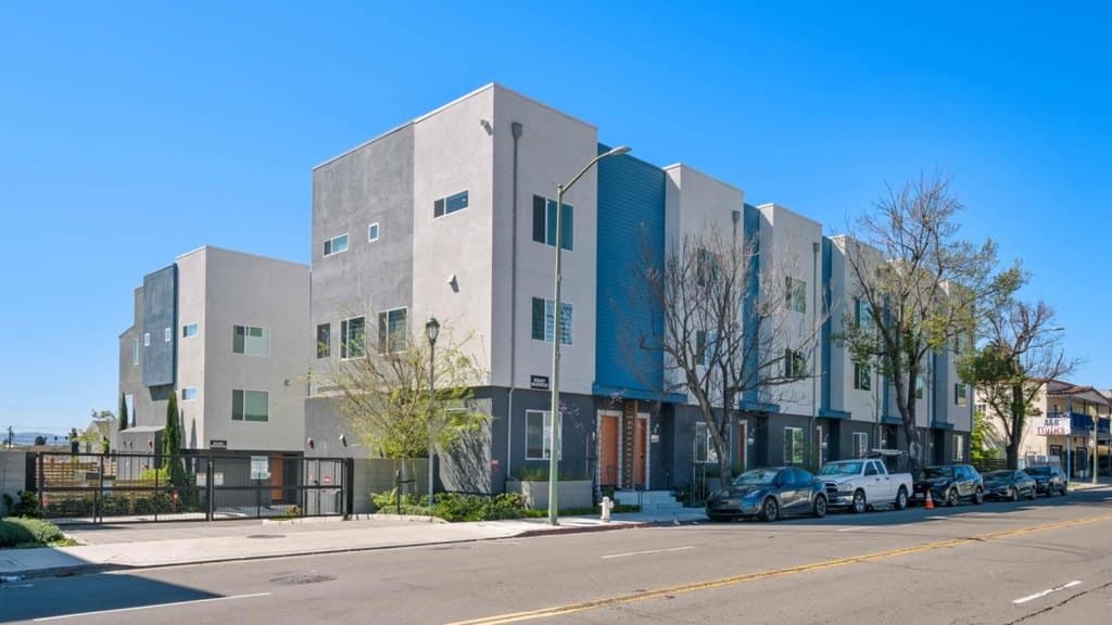 9873 Macarthur Blvd Unit F, Oakland