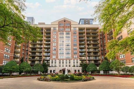 55 W Delaware Pl Apt 1011