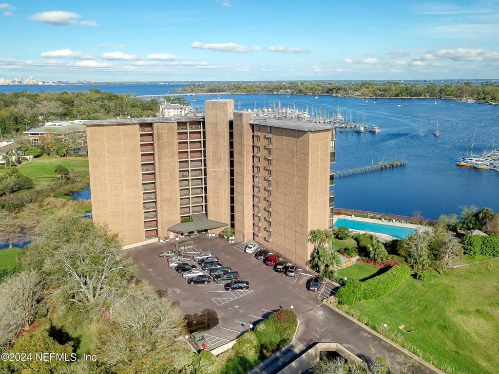 4401 Lakeside Dr Unit 903, Jacksonville