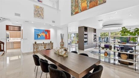 2000 S Bayshore Dr Apt 24