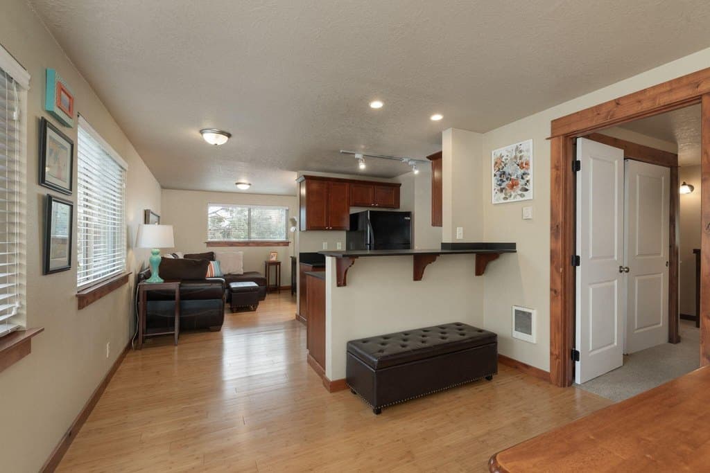 1010 NW Roanoke Ave Apt 9, Bend