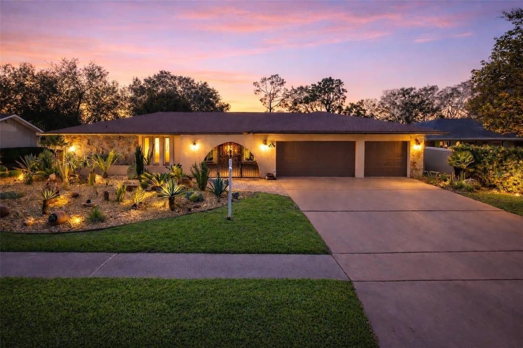 2721 Northridge Dr E, Clearwater