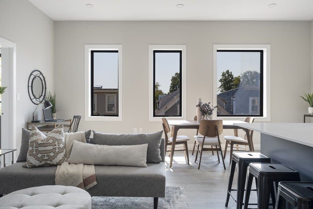 656 Saratoga St Unit 207