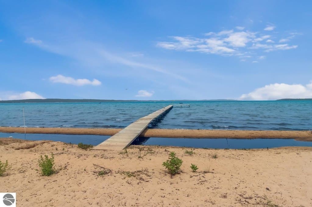 2175 N US Highway 31 N, Traverse City