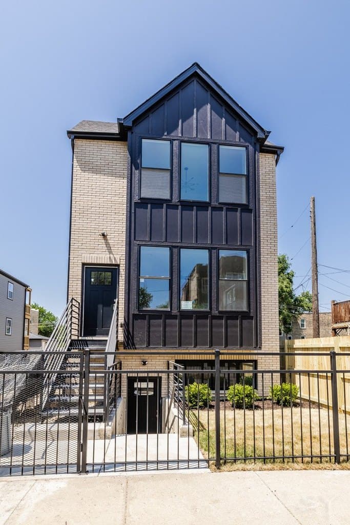 544 N Lawndale Ave, Chicago