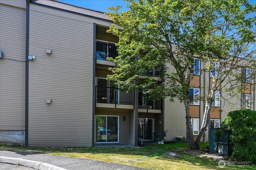 14600 NE 32nd St Apt I16, Bellevue