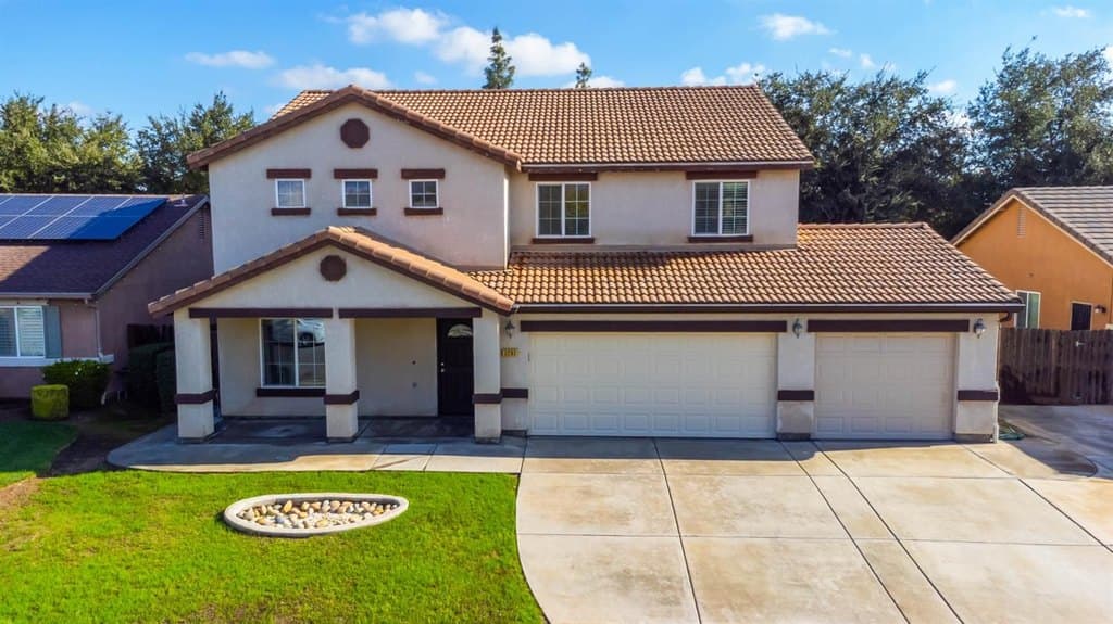 3292 N Wheeler Ave, Fresno