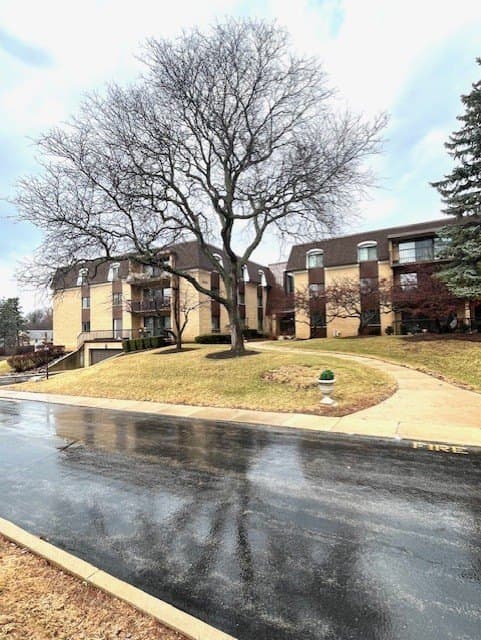 1105 N Mill St Apt 224, Naperville