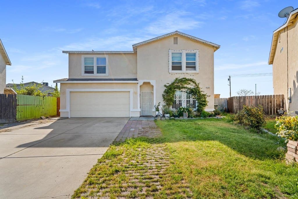 2065 S Wolters Ave, Fresno