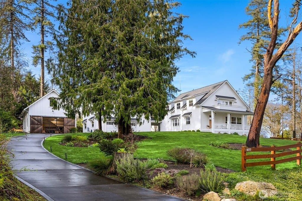 10717 NE Manitou Park Blvd, Bainbridge Island