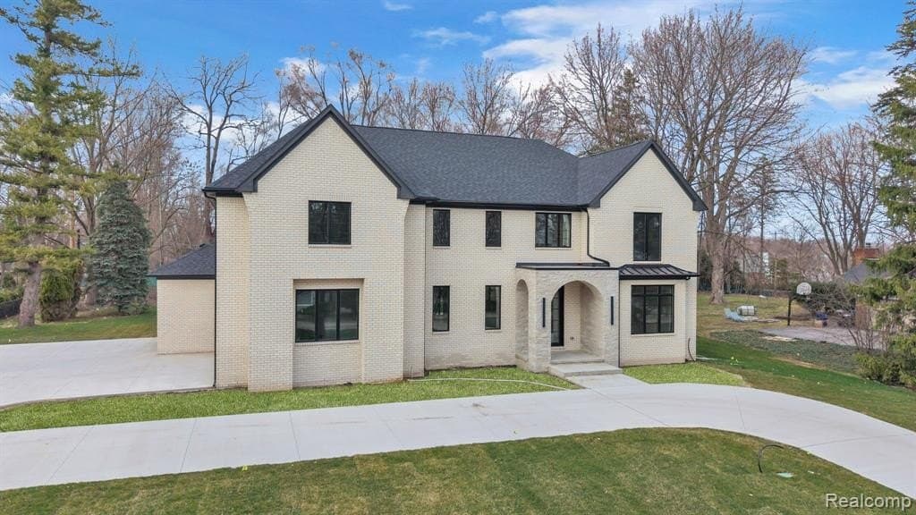 4546 Niagara Ln, Bloomfield Hills